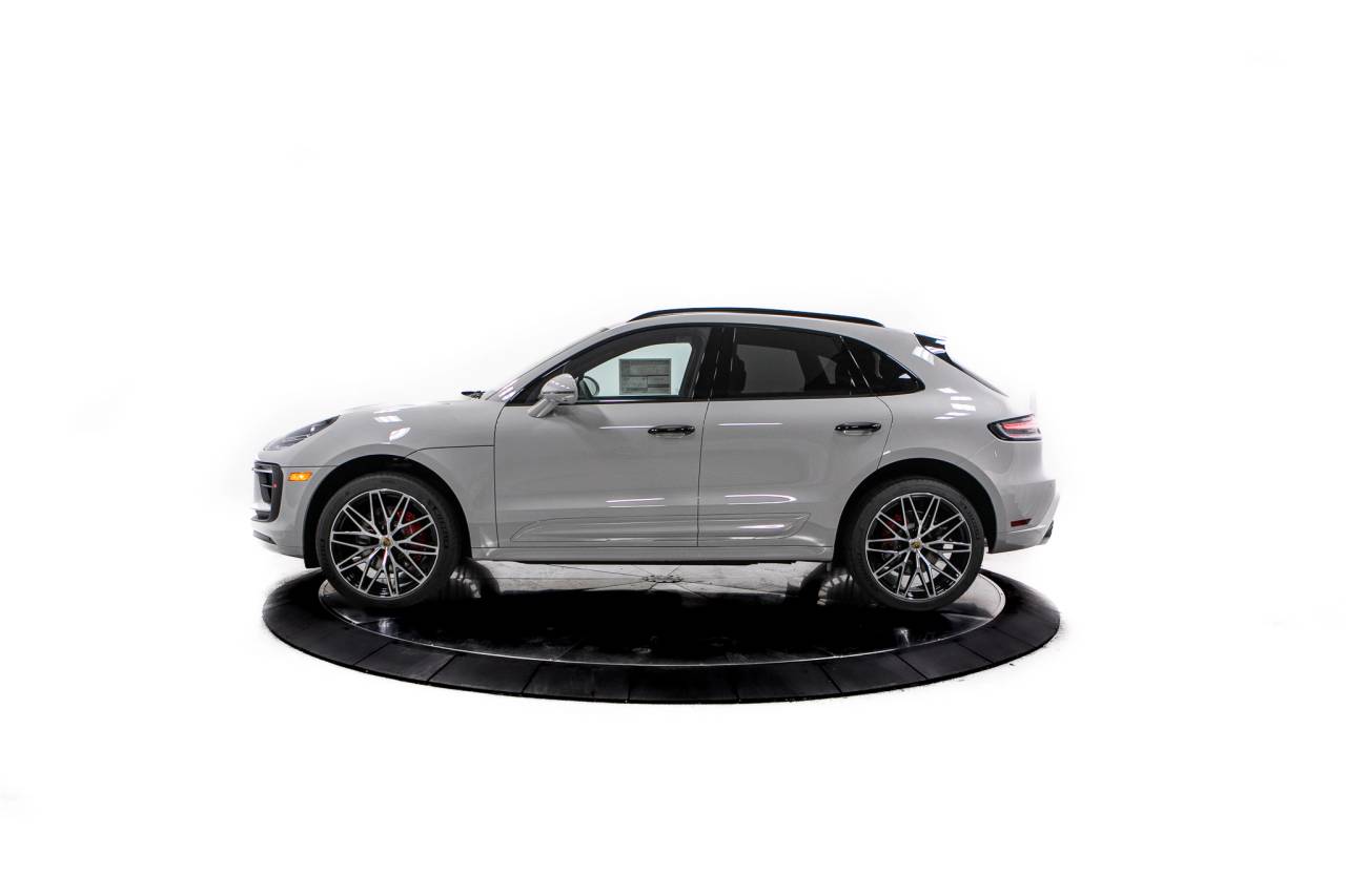 Thumbnail: 2026 Porsche Macan - 2
