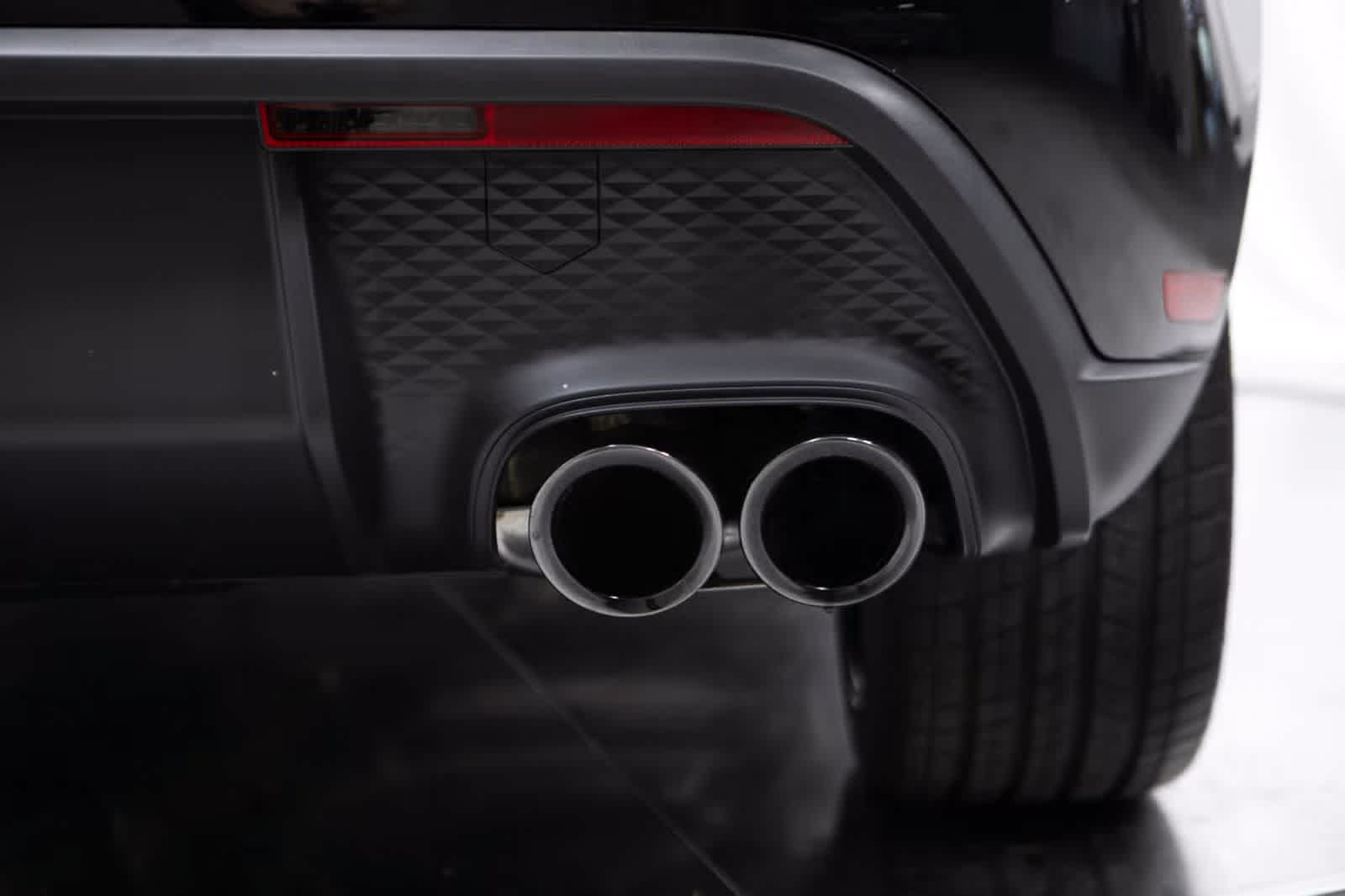 Thumbnail: 2026 Porsche Macan - 20