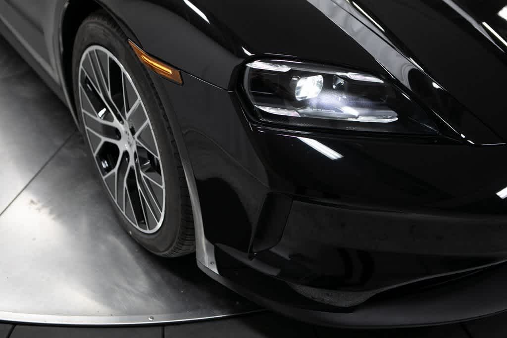 Thumbnail: 2025 Porsche Taycan - 12