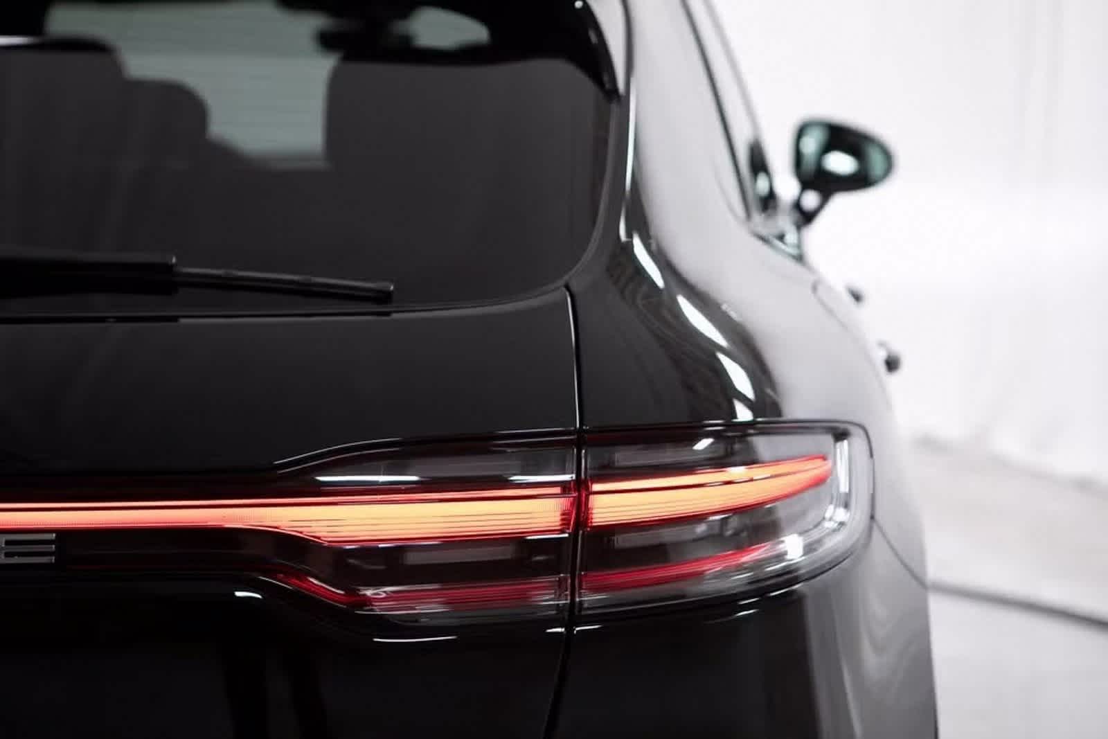 Thumbnail: 2025 Porsche Macan - 38