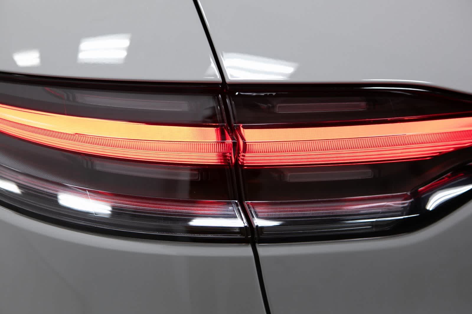 Thumbnail: 2025 Porsche Macan - 35