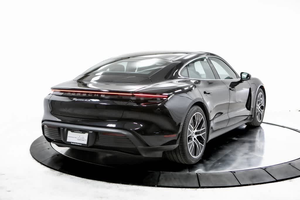 Thumbnail: 2022 Porsche Taycan - 7