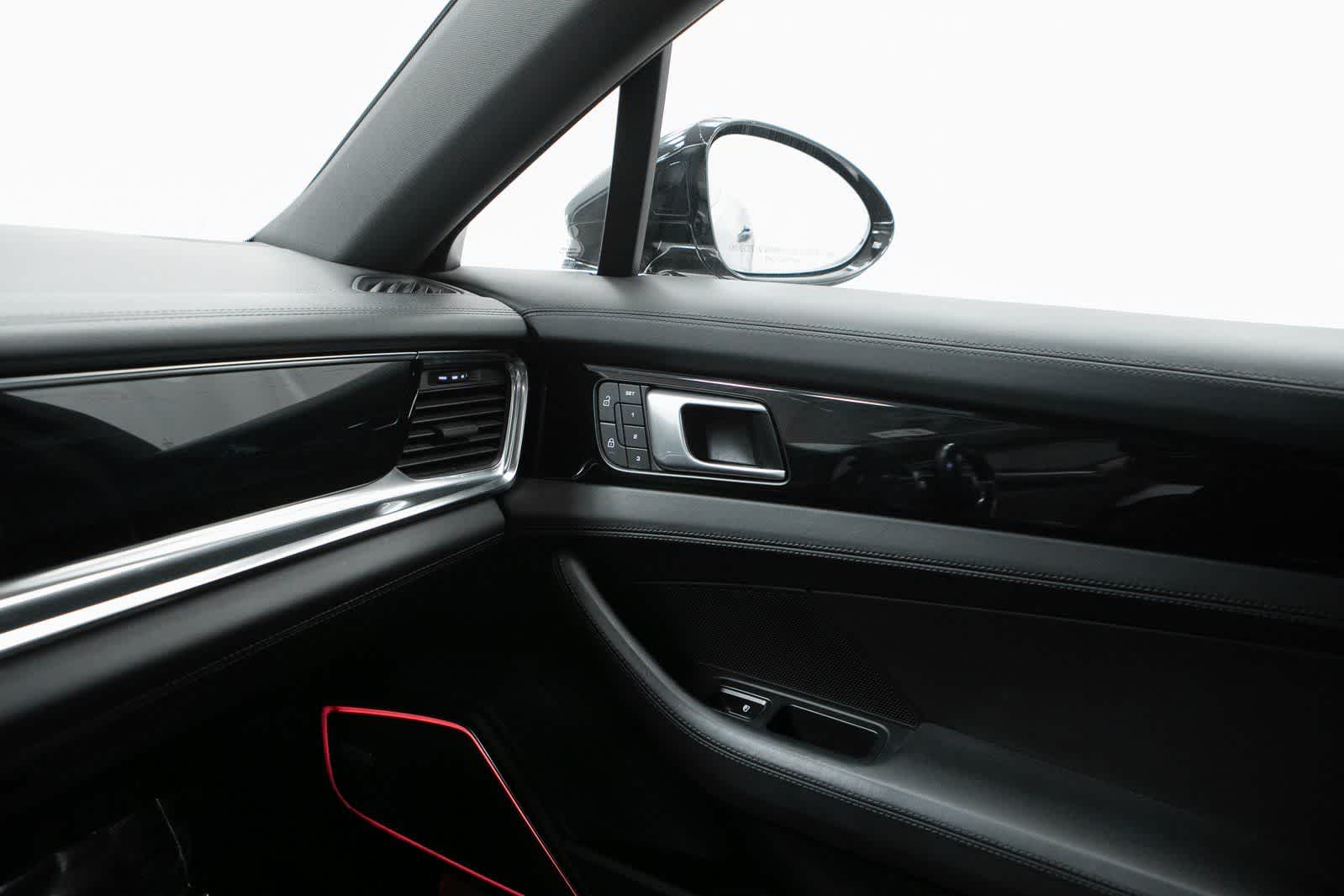 Thumbnail: 2022 Porsche Panamera - 24