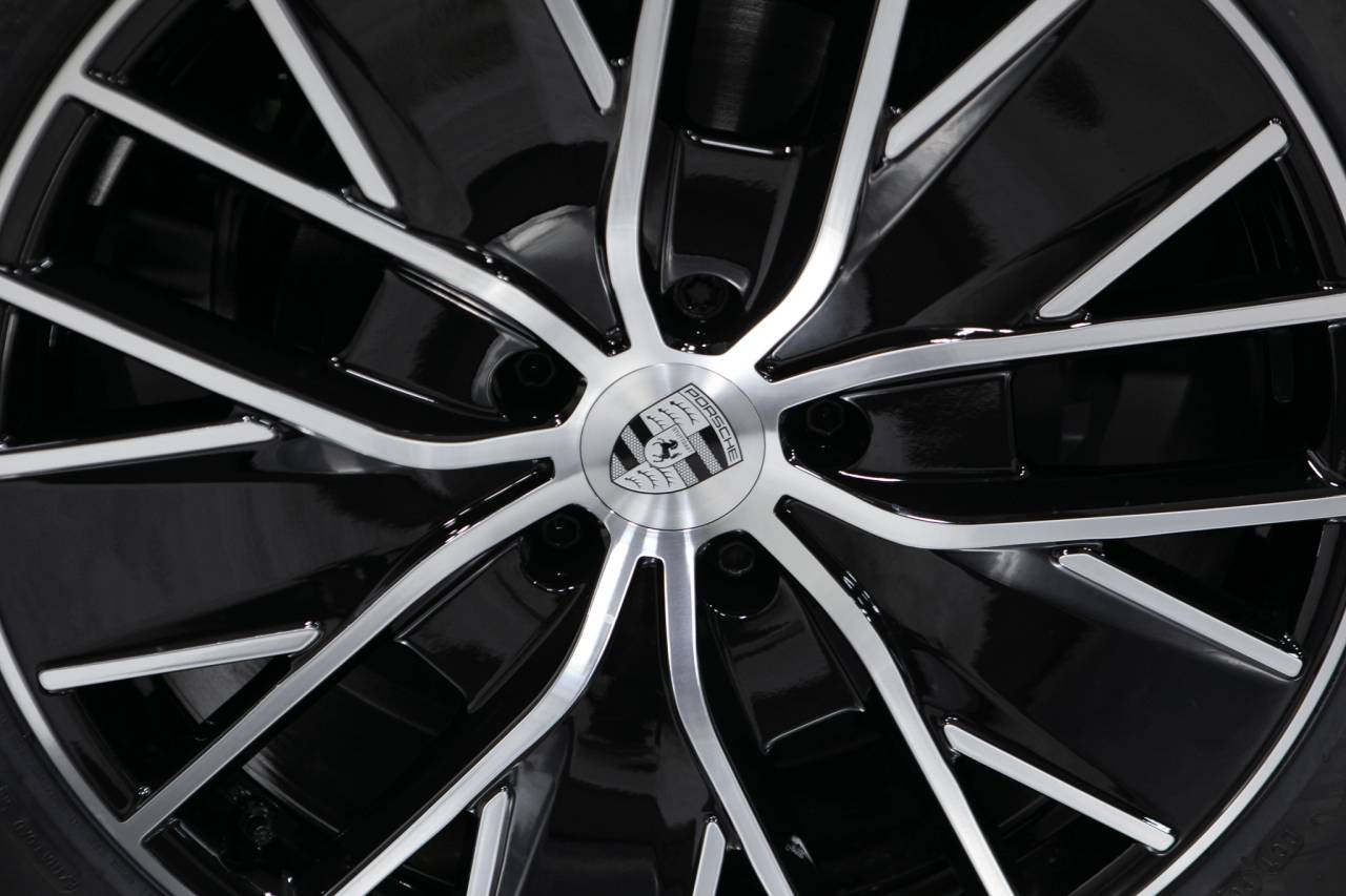 Thumbnail: 2026 Porsche Macan - 11