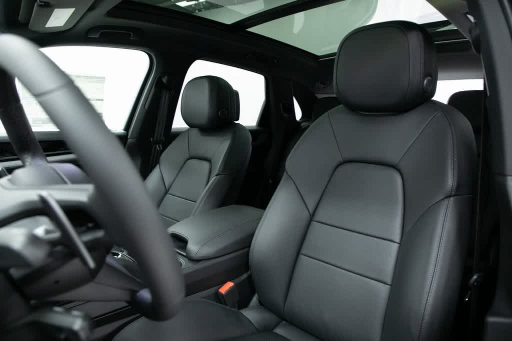 Thumbnail: 2025 Porsche Cayenne - 5