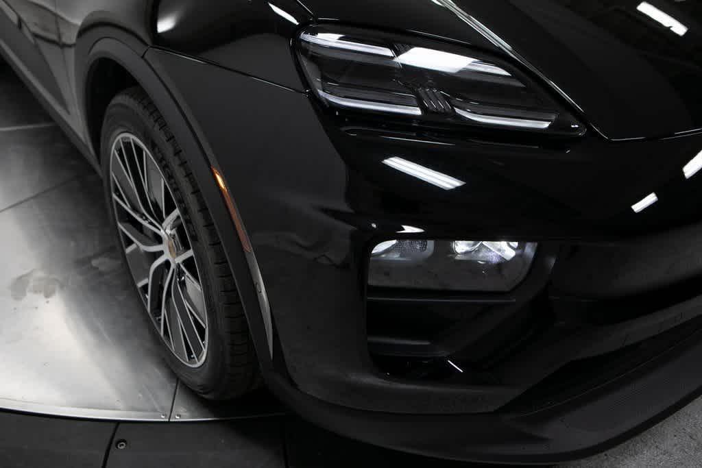 Thumbnail: 2025 Porsche Macan - 12