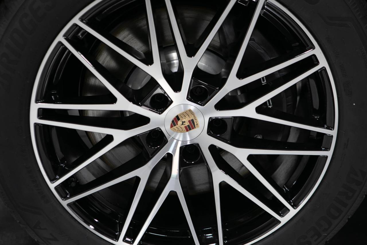 Thumbnail: 2026 Porsche  - 11