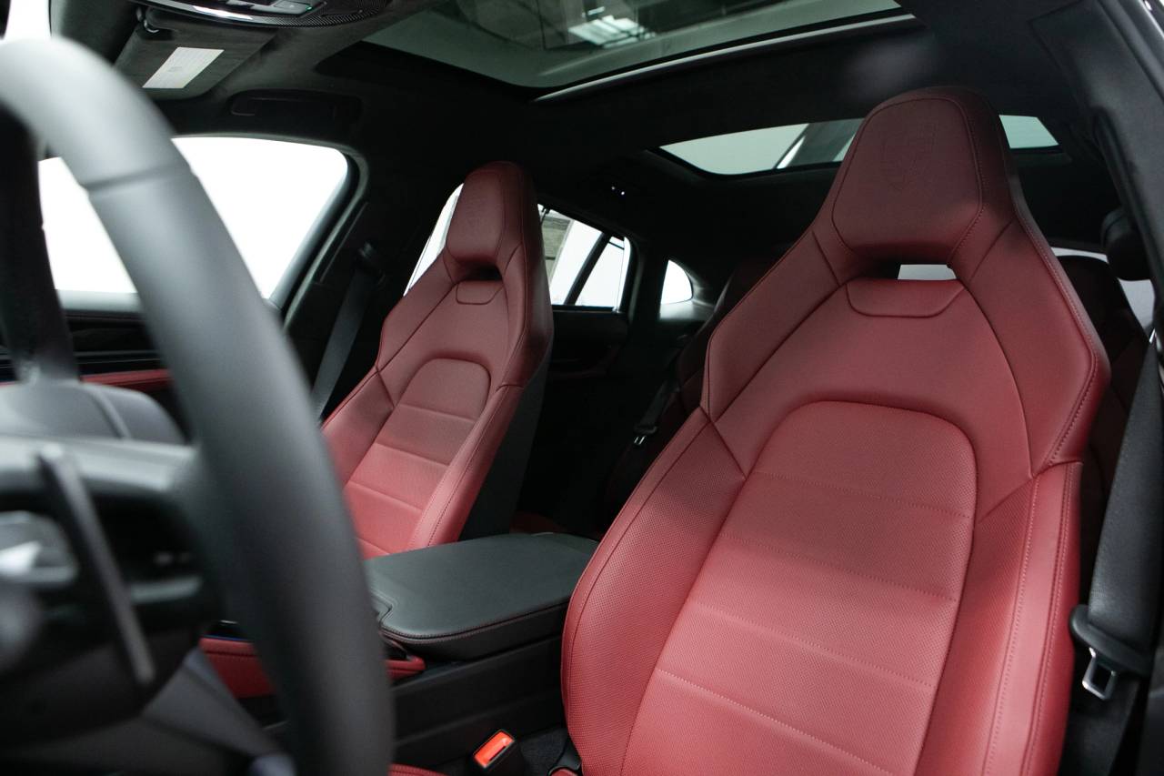 Thumbnail: 2026 Porsche Panamera - 5