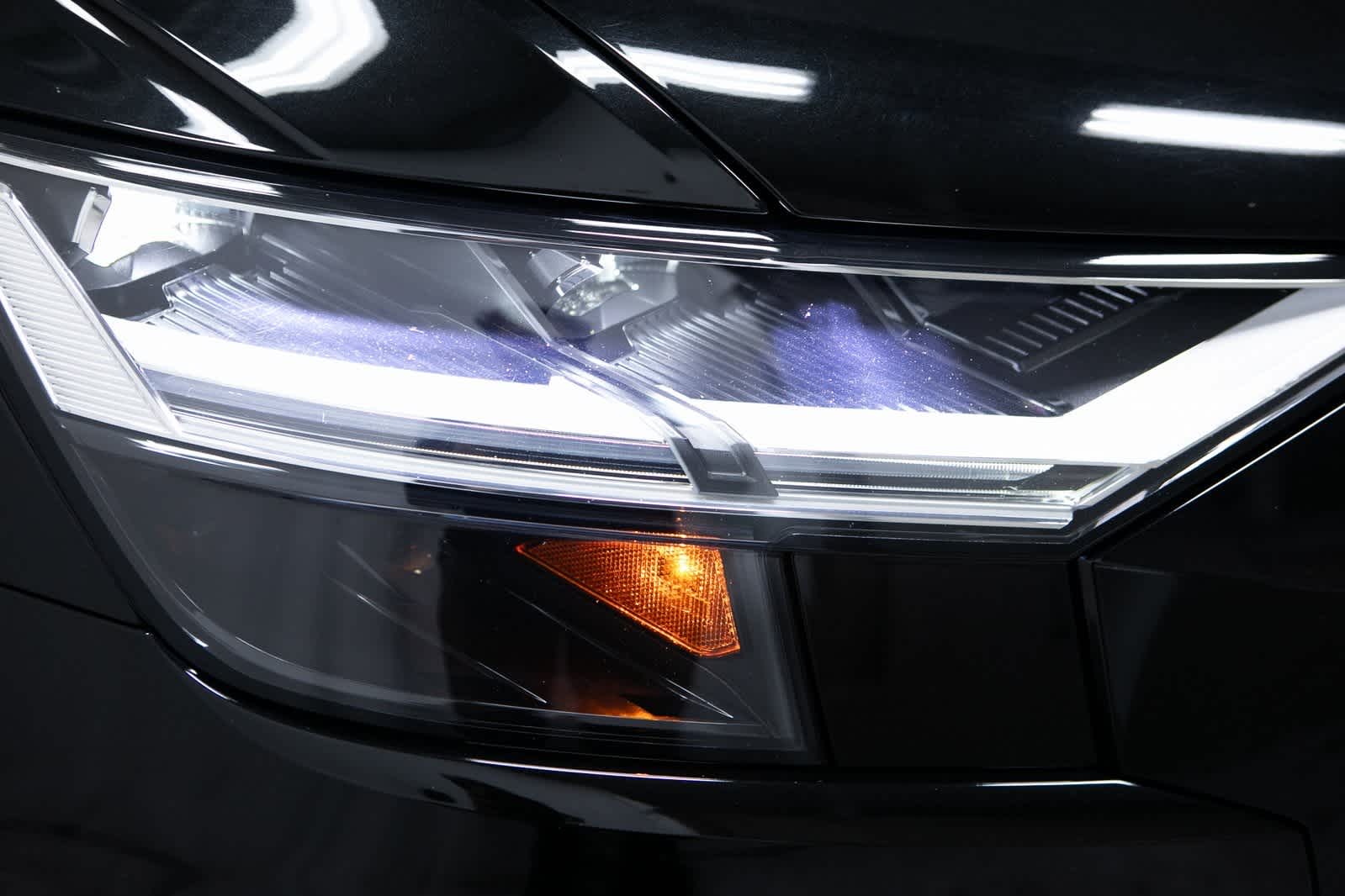 Thumbnail: 2022 Audi Q8 - 28