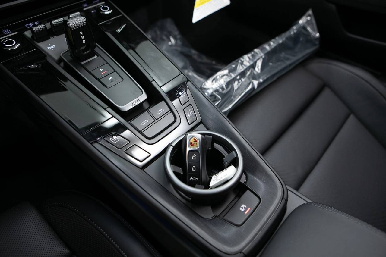 Thumbnail: 2026 Porsche 911 - 34