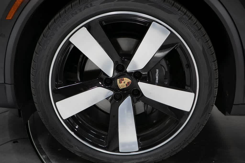 Thumbnail: 2025 Porsche Macan - 11
