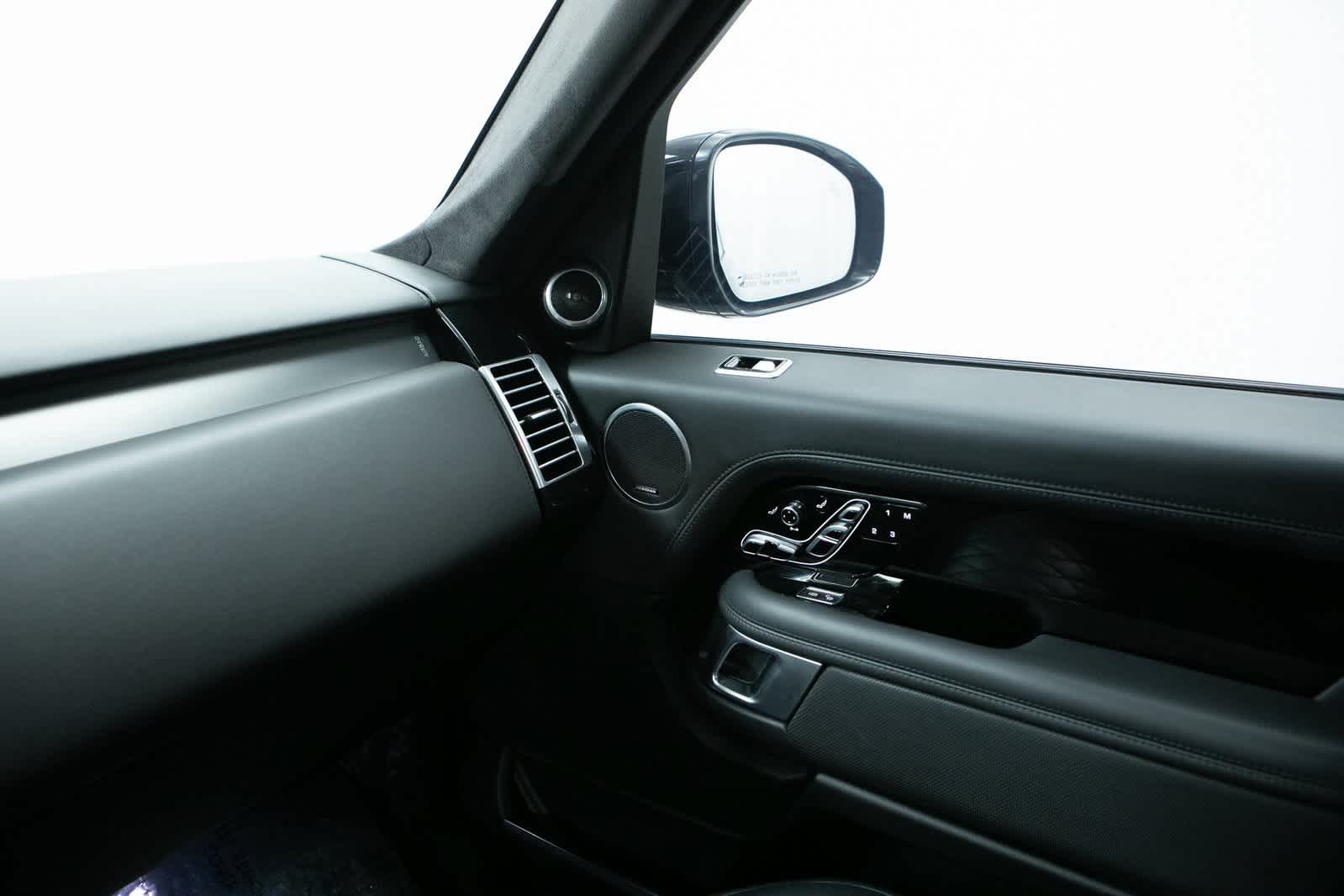 Thumbnail: 2021 Land Rover Range Rover - 24