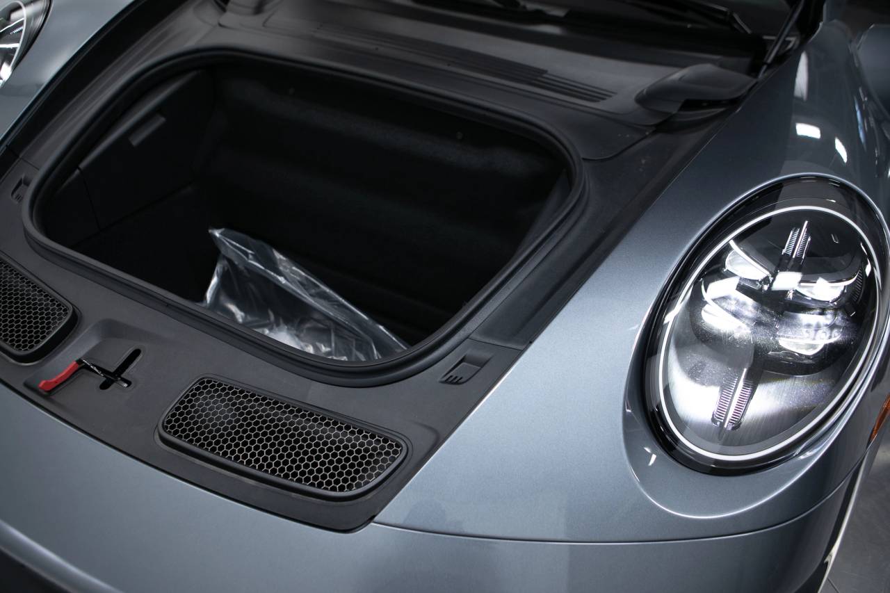 Thumbnail: 2026 Porsche 911 - 36