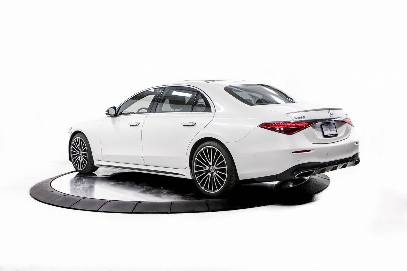 Thumbnail: 2021 Mercedes-Benz S-Class - 3