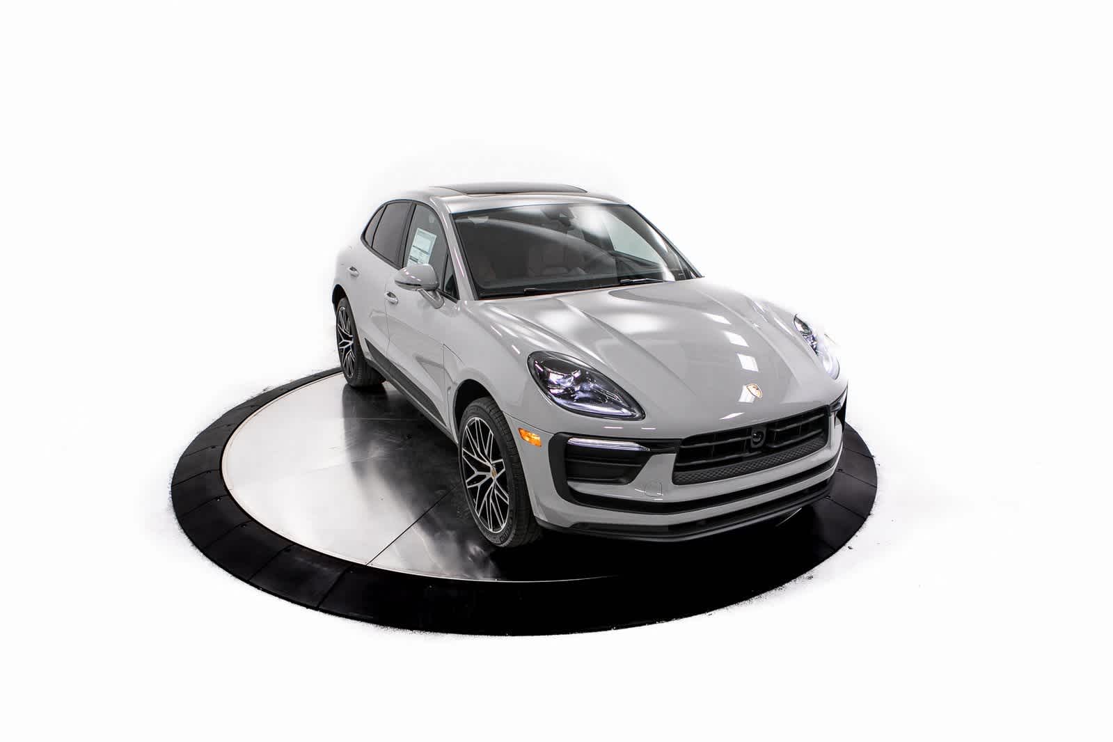 Thumbnail: 2025 Porsche Macan - 39