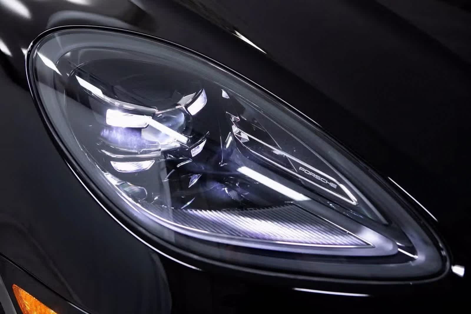 Thumbnail: 2025 Porsche Macan - 33