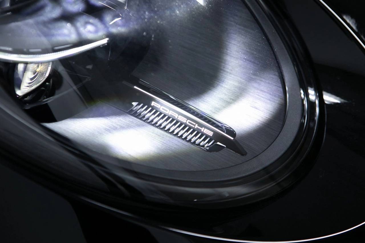 Thumbnail: 2026 Porsche 911 - 13