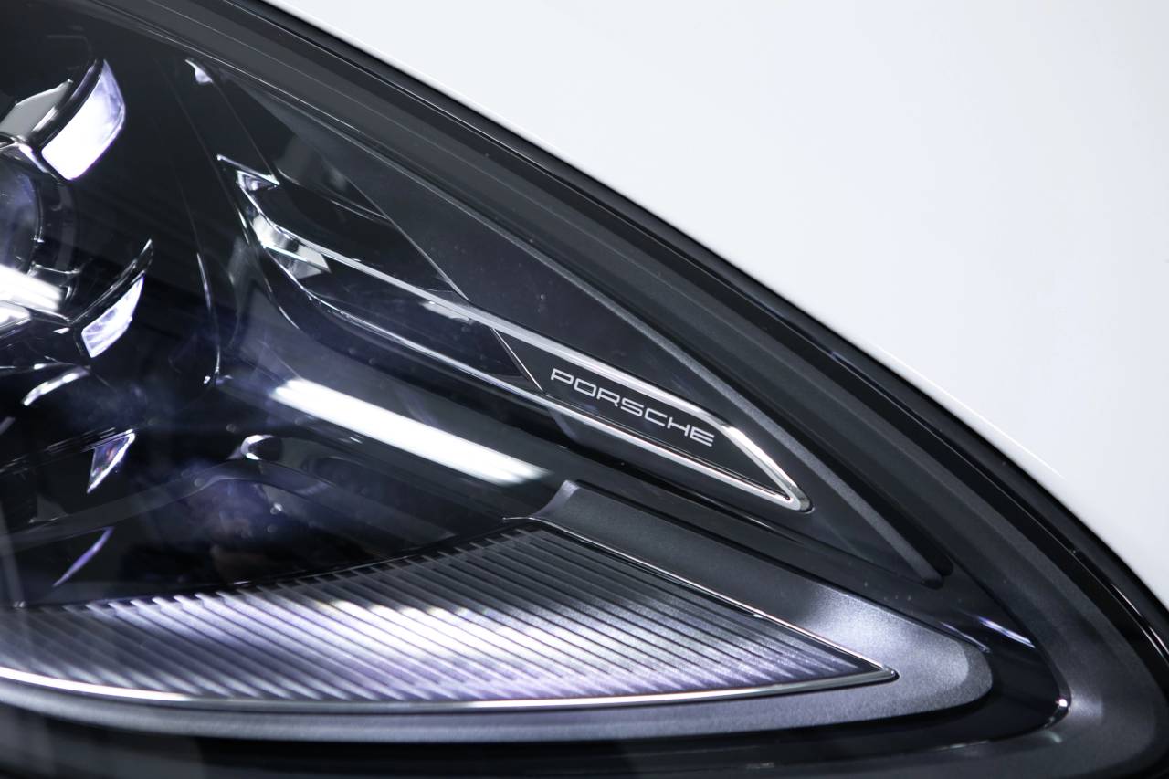 Thumbnail: 2026 Porsche Macan - 13