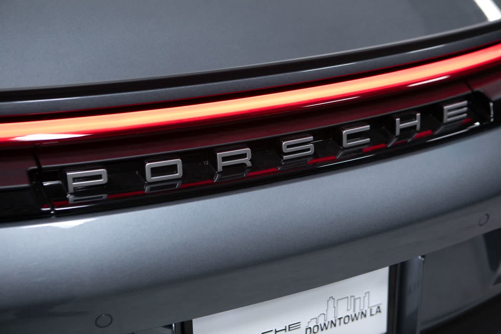 Thumbnail: 2026 Porsche 911 - 18