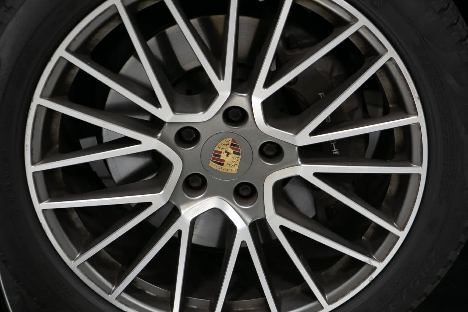 Thumbnail: 2022 Porsche Cayenne - 11