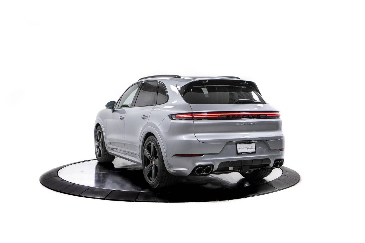 Thumbnail: 2026 Porsche Cayenne - 3
