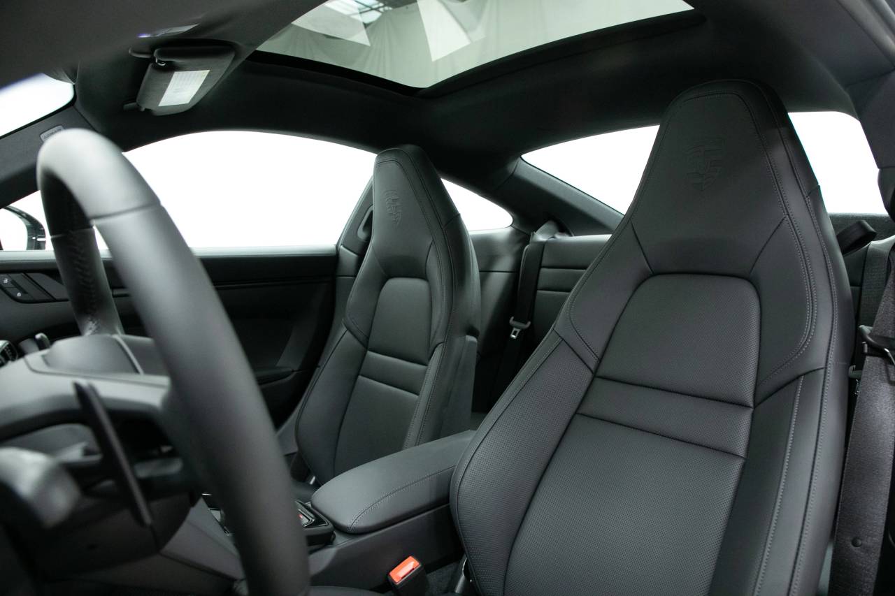 Thumbnail: 2025 Porsche 911 - 5