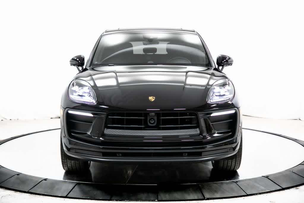 Thumbnail: 2025 Porsche Macan - 10