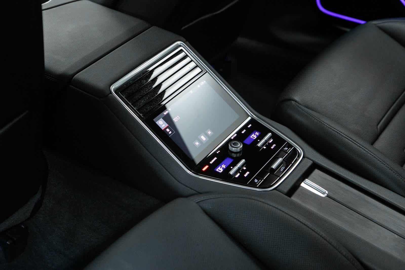 Thumbnail: 2023 Porsche Panamera - 28