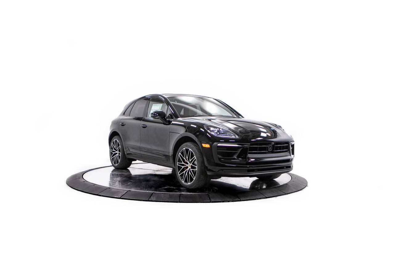 Thumbnail: 2026 Porsche Macan - 9