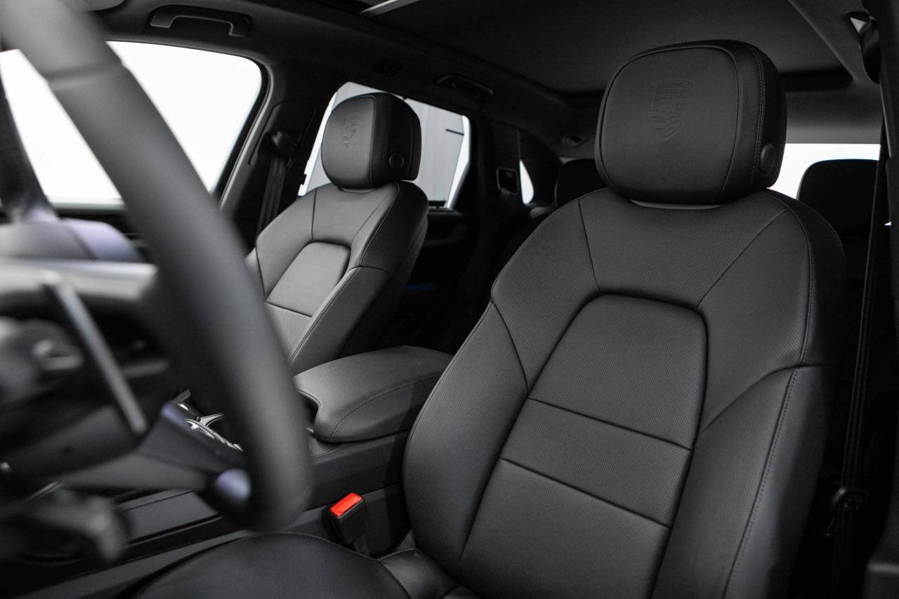Thumbnail: 2026 Porsche Cayenne - 5