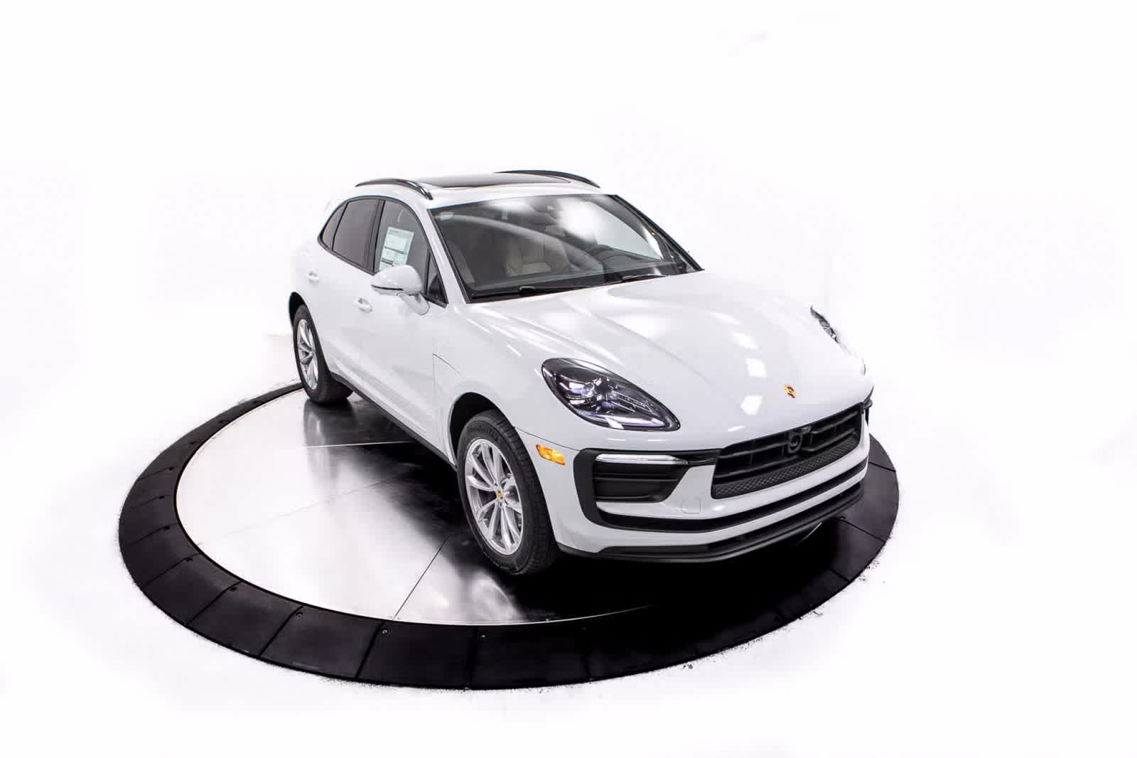 Thumbnail: 2026 Porsche Macan - 40