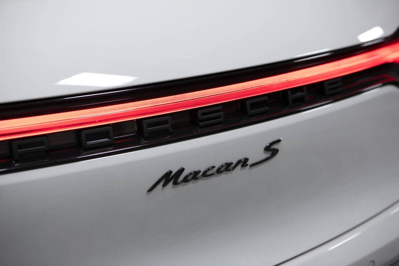 Thumbnail: 2026 Porsche Macan - 16