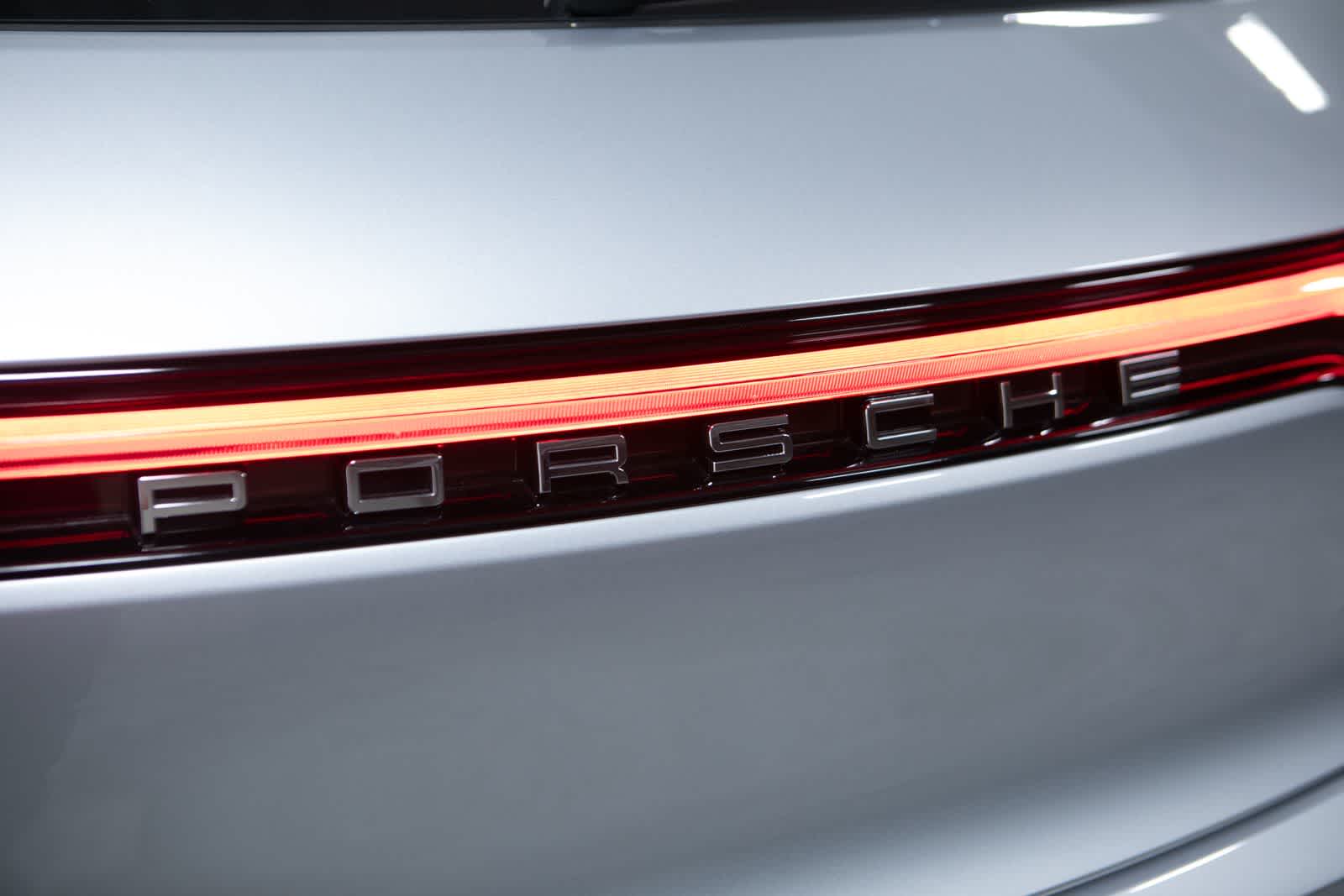 Thumbnail: 2026 Porsche Macan - 18
