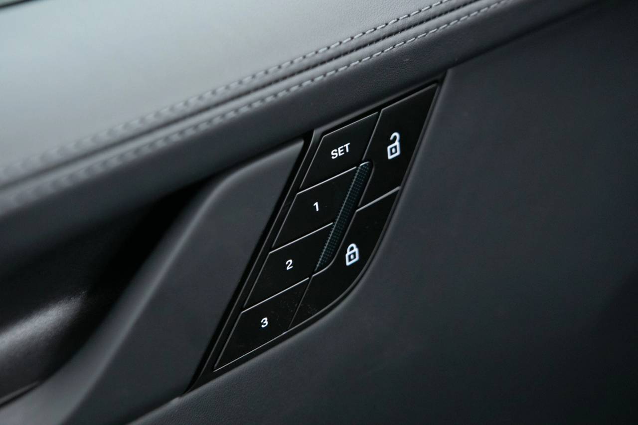 Thumbnail: 2026 Porsche 911 - 25