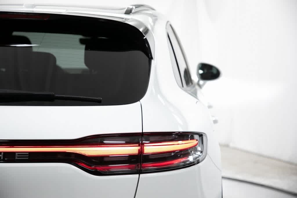 Thumbnail: 2025 Porsche Macan - 39