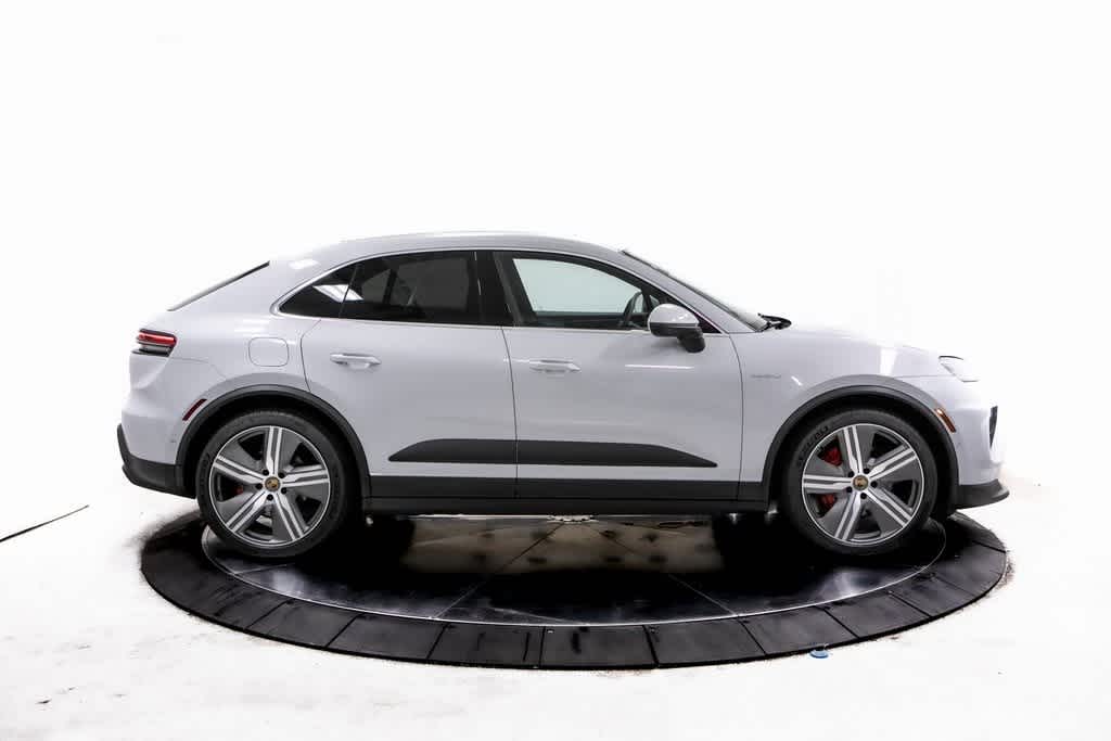 Thumbnail: 2025 Porsche Macan - 8