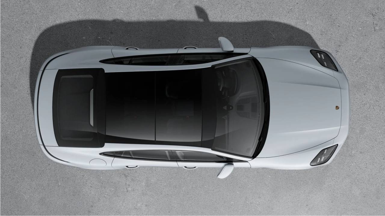 2026 Porsche Panamera 4 photo 3