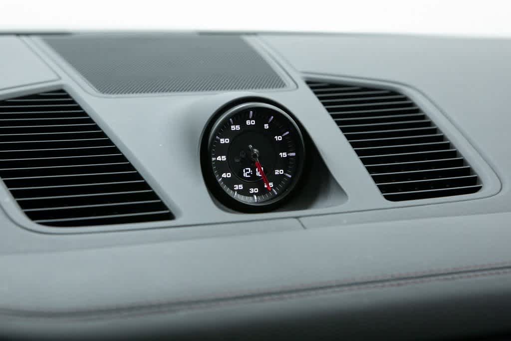 Thumbnail: 2022 Porsche Cayenne - 32