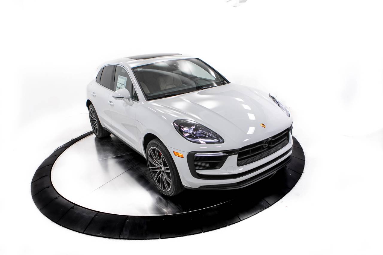 Thumbnail: 2026 Porsche Macan - 19