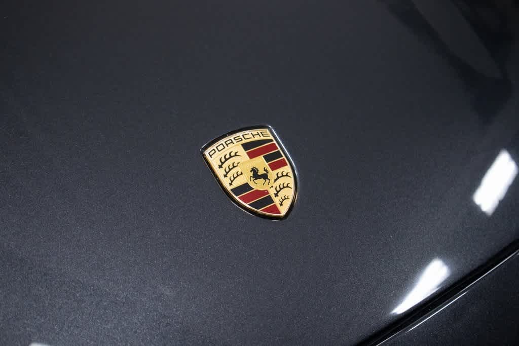 Thumbnail: 2022 Porsche Taycan - 32