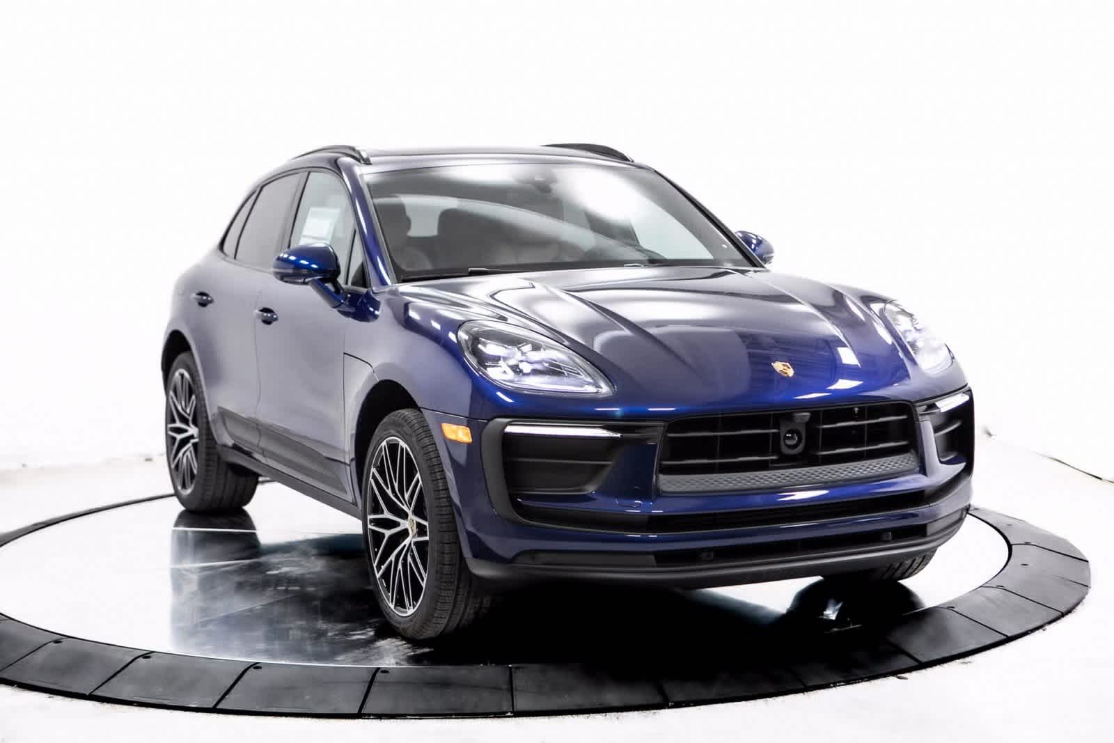 Thumbnail: 2025 Porsche Macan - 9