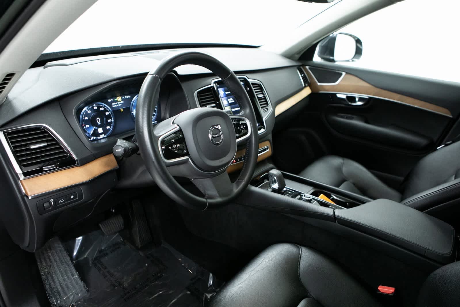 Thumbnail: 2022 Volvo XC90 - 4