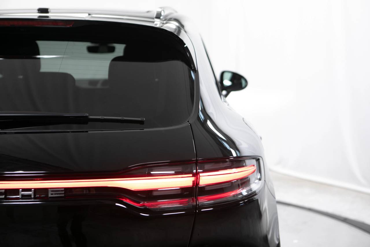 Thumbnail: 2026 Porsche Macan - 18