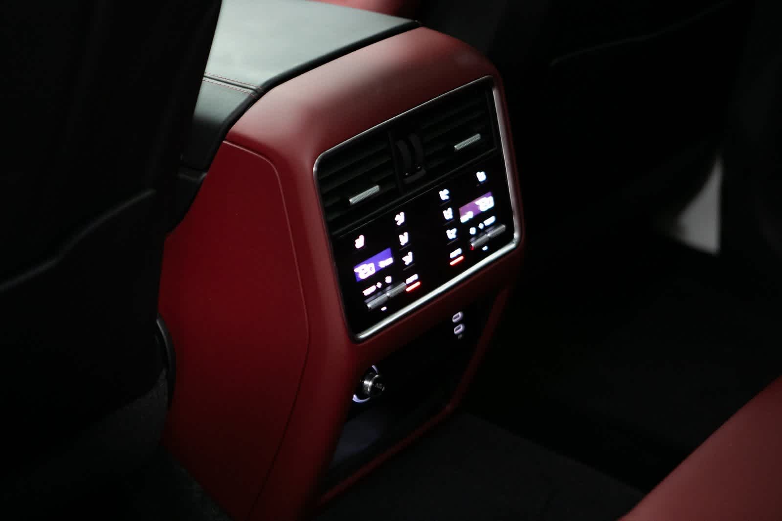 Thumbnail: 2023 Porsche Cayenne - 28