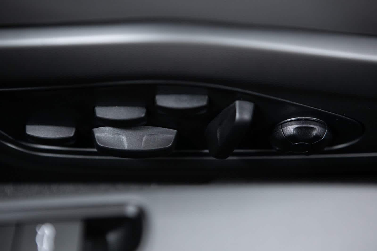 Thumbnail: 2025 Porsche 911 - 17