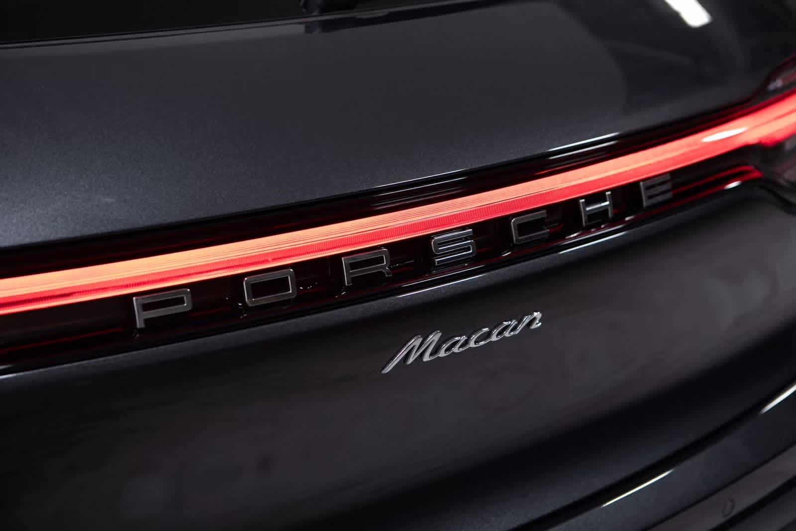 Thumbnail: 2025 Porsche Macan - 35