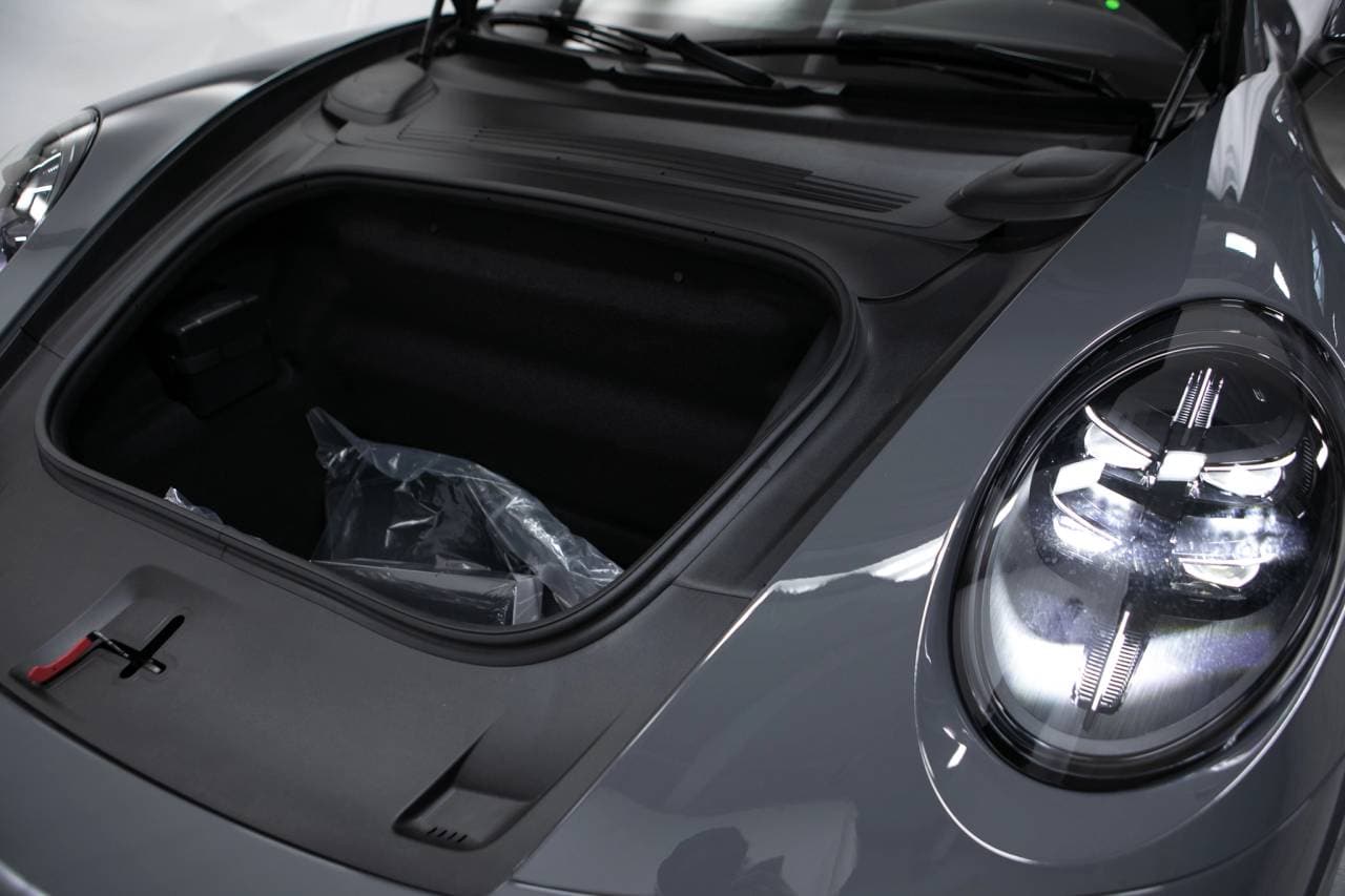 Thumbnail: 2026 Porsche 911 - 36