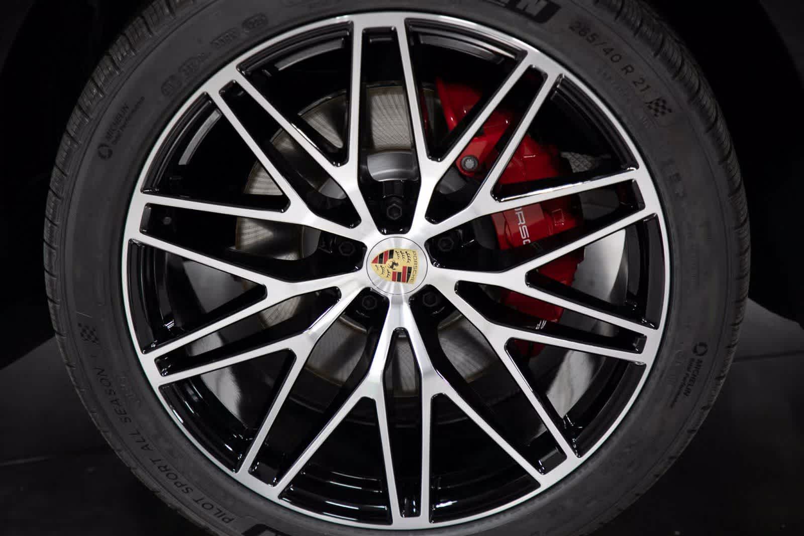 Thumbnail: 2025 Porsche Macan - 11