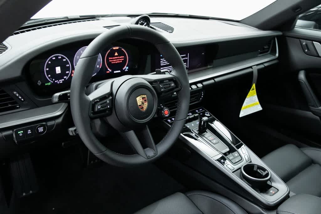 Thumbnail: 2025 Porsche 911 - 4