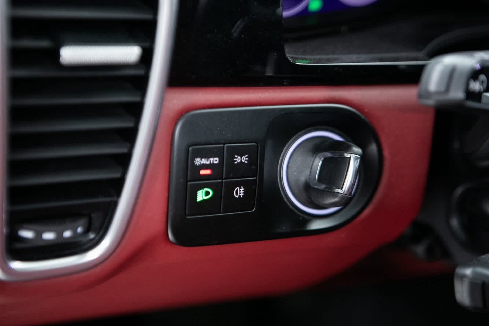 Thumbnail: 2022 Porsche Cayenne - 20